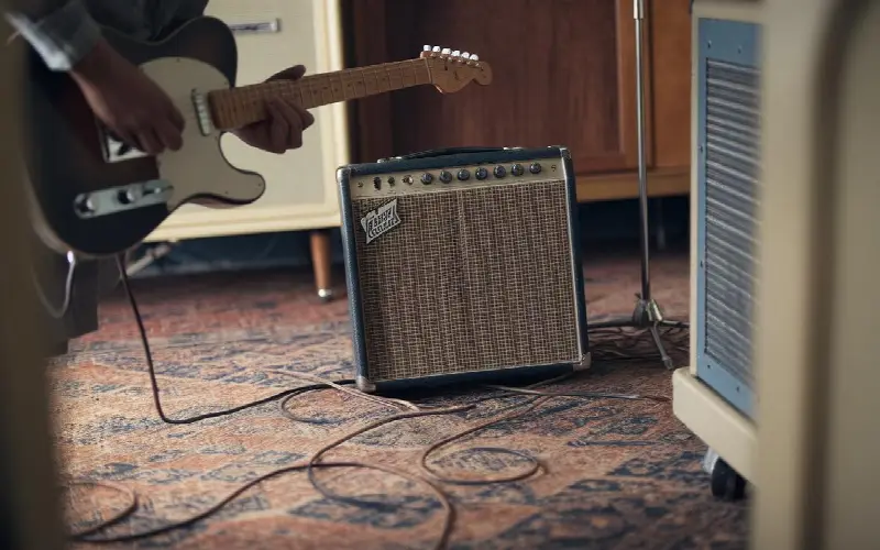 Ce logiciel transforme ta guitare en orchestre… et c’est bluffant