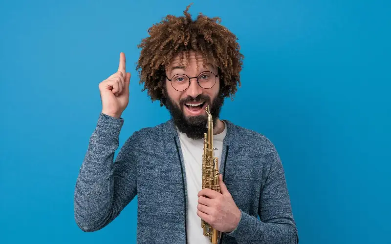 Il n’a jamais pris de cours… et bluffe tout le monde avec cet instrument peu connu