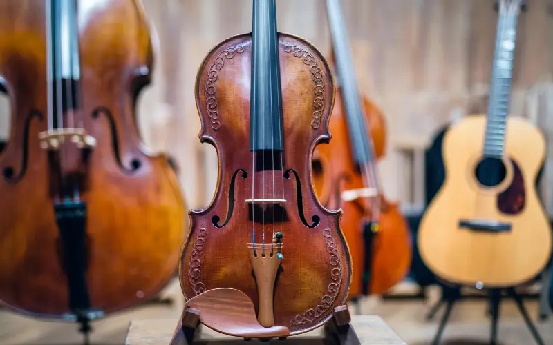 Pourquoi les violons anciens valent-ils des millions ? Le mystère enfin dévoilé !