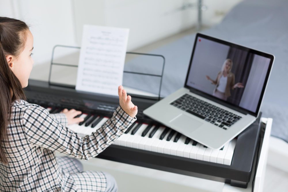 Les 7 meilleurs cours de piano en ligne pour progresser rapidement